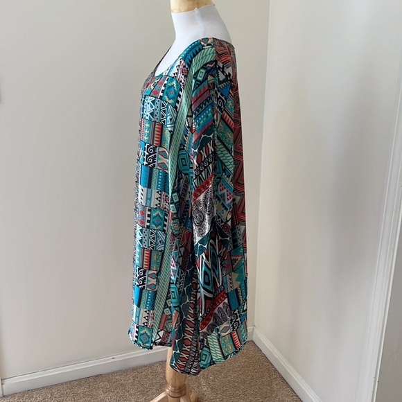 Johnny was 2X printed multi tunic . - Picture 2 of 8